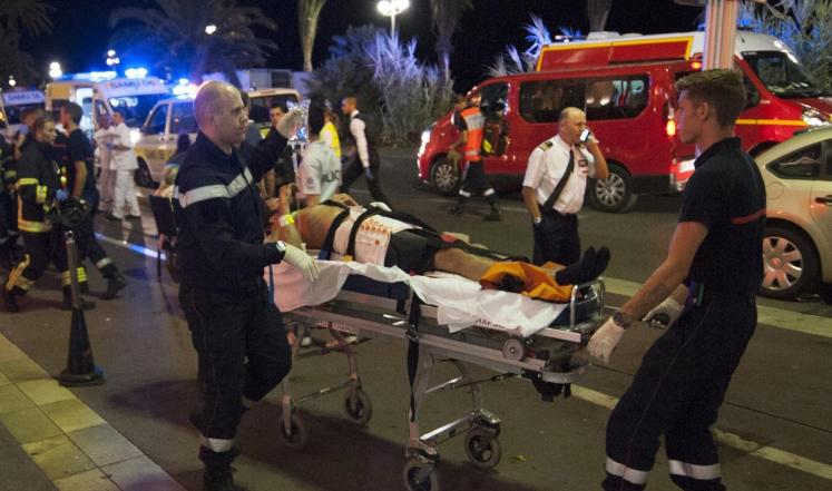 مقتل  80 شخصا وجرح أكثر من مائة حالة بعضهم خطيرة في عملية دعس بفرنسا