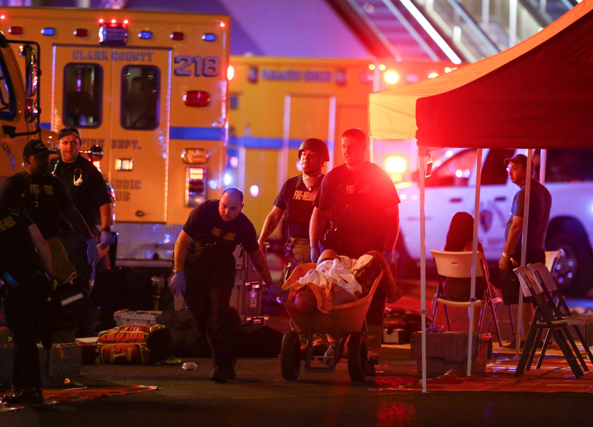مقتل 20 شخصا وإصابة أكثر من 100 آخرين بجروح في حادث إطلاق نار في حفل موسيقي في لاس فيغاس الأمريكية